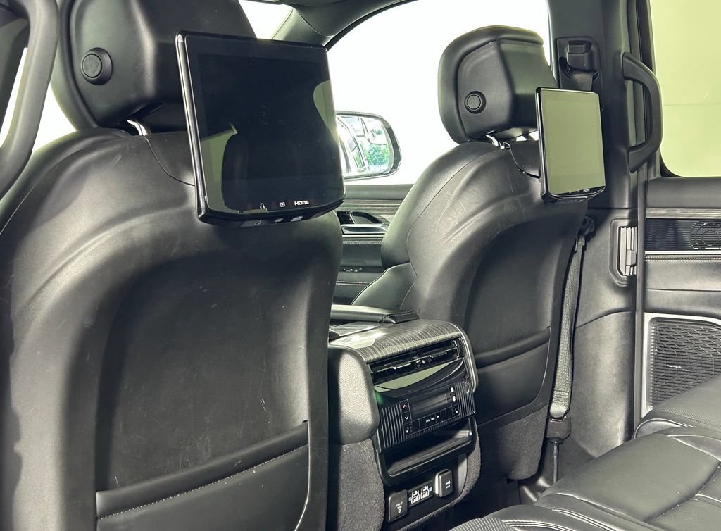 Used 2022 Jeep Wagoneer Series III w/ Rear Seat Video Group 1 AWD/4WD image 20