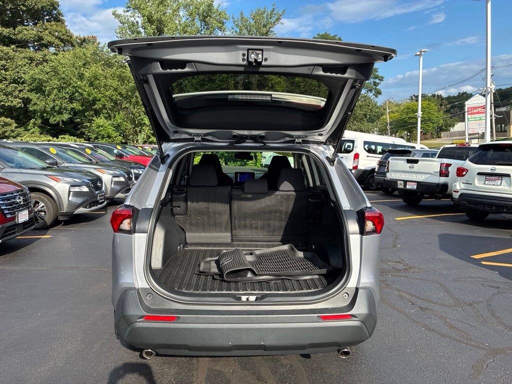 Used 2024 Toyota RAV4 LE AWD/4WD image 13