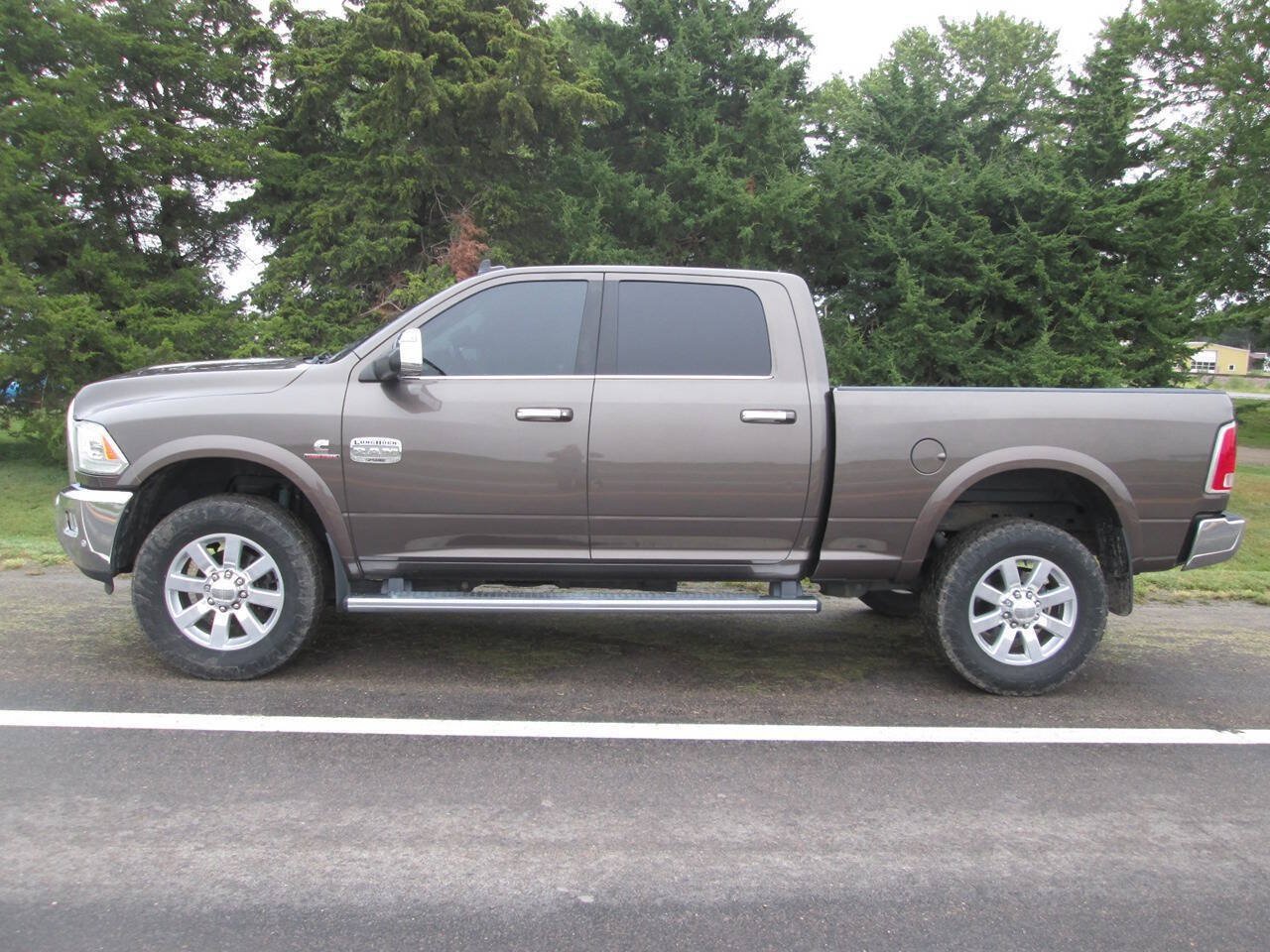 Used 2018 RAM 2500 Longhorn w/ Longhorn Southfork Package AWD/4WD image 2