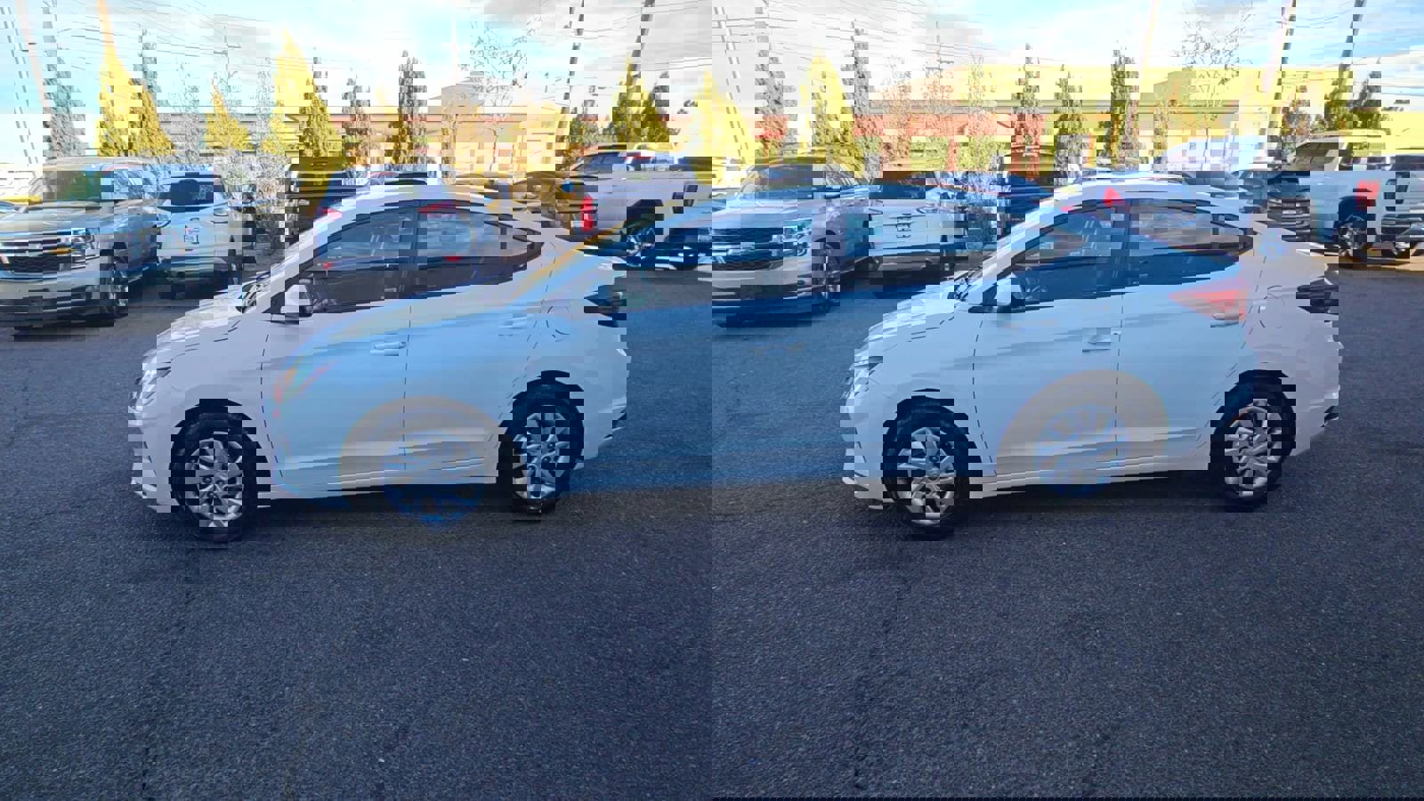 Used 2020 Hyundai Elantra SE w/ Cargo Package (C1) image 4