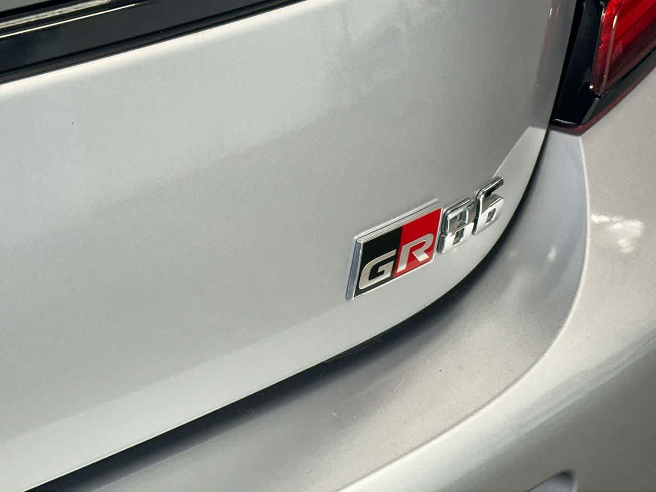 Used 2025 Toyota GR86 Premium RWD image 10