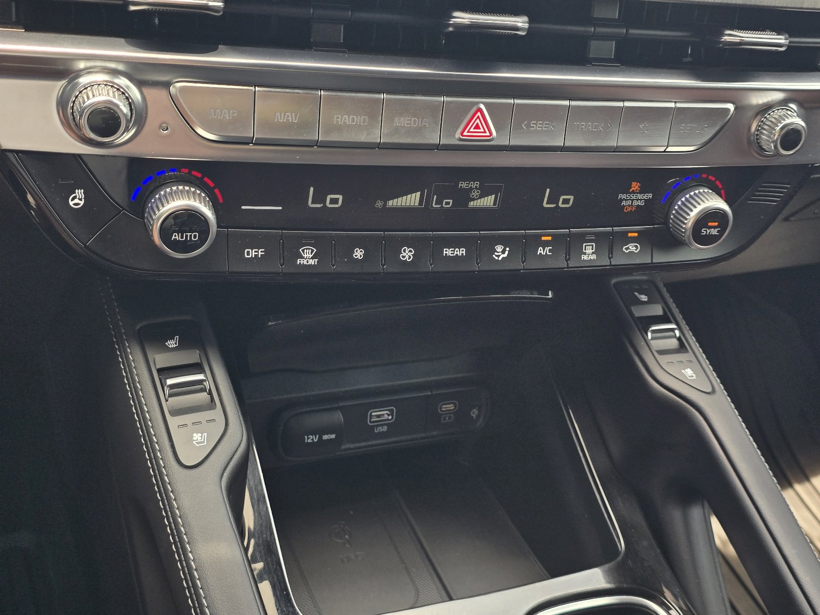 Used 2024 Kia Telluride SX Prestige w/ Towing Package AWD/4WD image 20