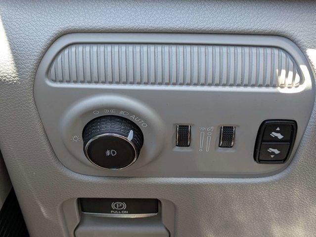Used 2023 Jeep Grand Wagoneer L 4WD w/ Flexible Seating Group image 28