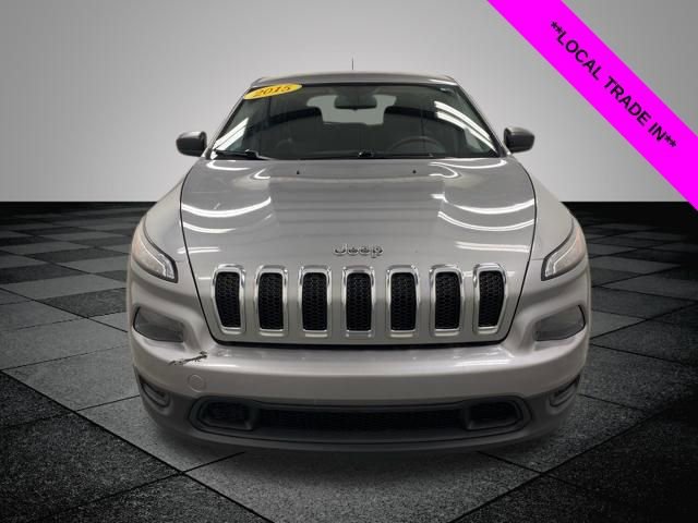 Used 2015 Jeep Cherokee Sport image 2