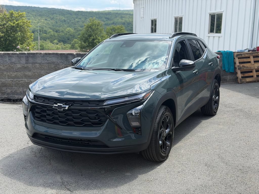 New 2026 Chevrolet Trax LT w/ Driver Confidence Package