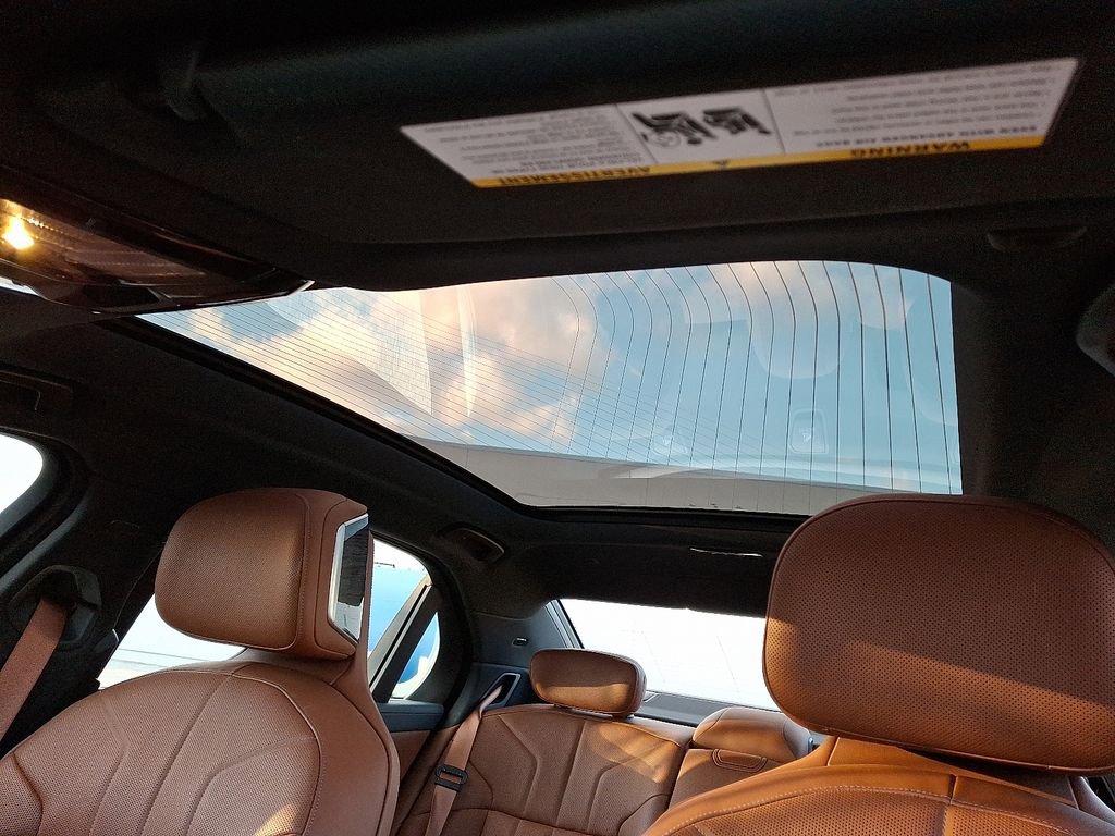 Certified 2023 BMW 760i xDrive image 17