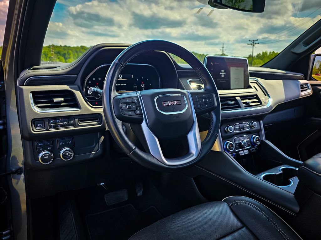 Used 2022 GMC Yukon XL SLT w/ SLT Premium Package AWD/4WD image 14