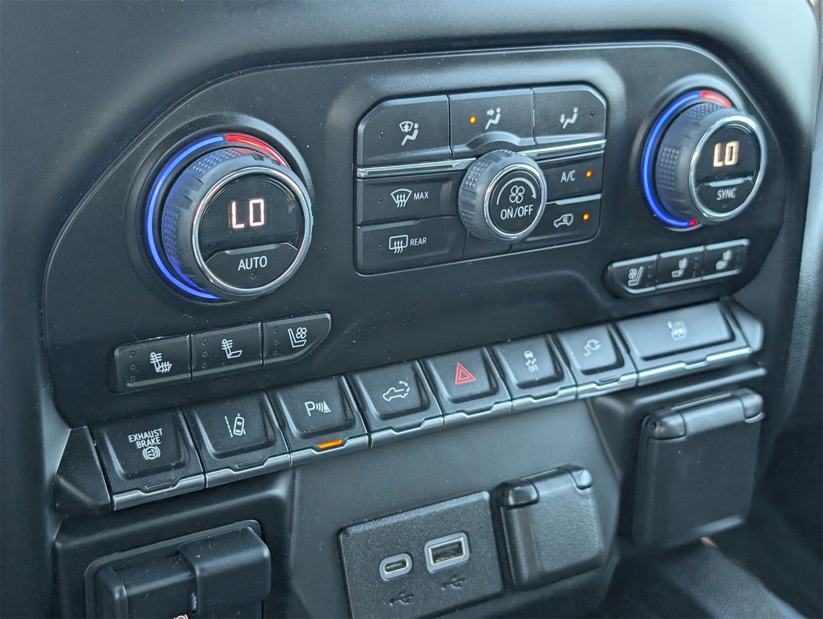 Certified 2023 Chevrolet Silverado 2500 High Country w/ Safety Package II image 35