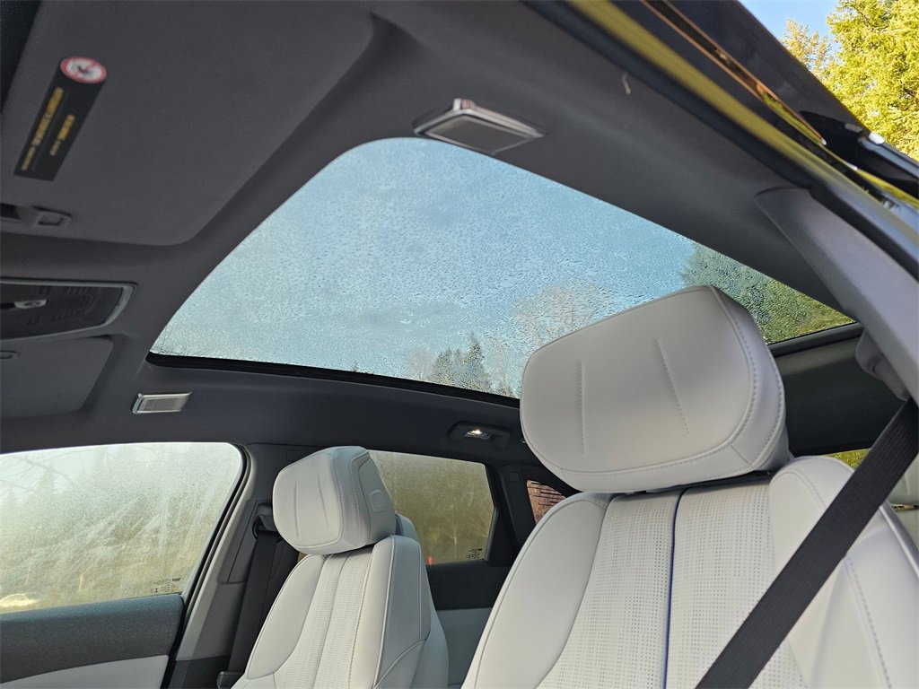 New 2026 Cadillac Optiq Luxury 2 image 22