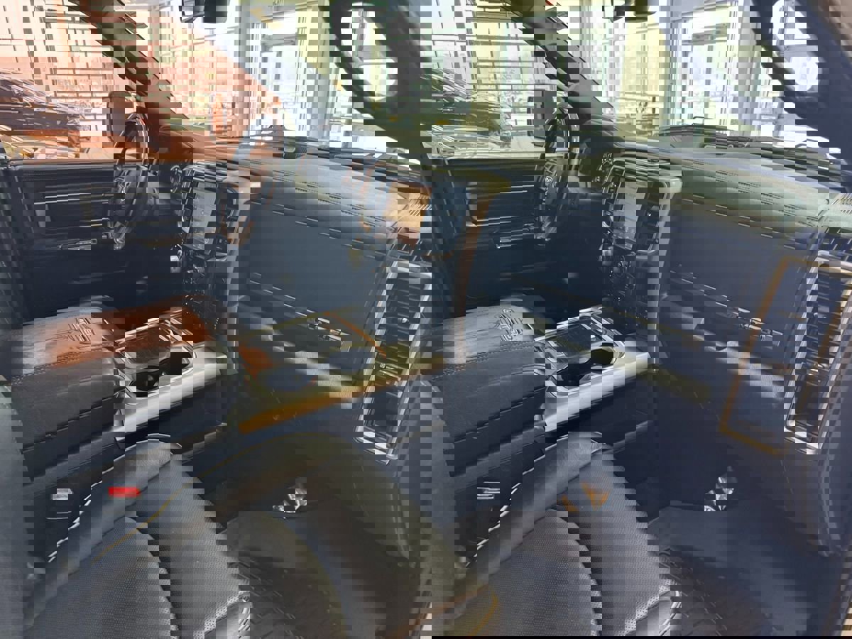 Used 2016 RAM 1500 Limited image 17