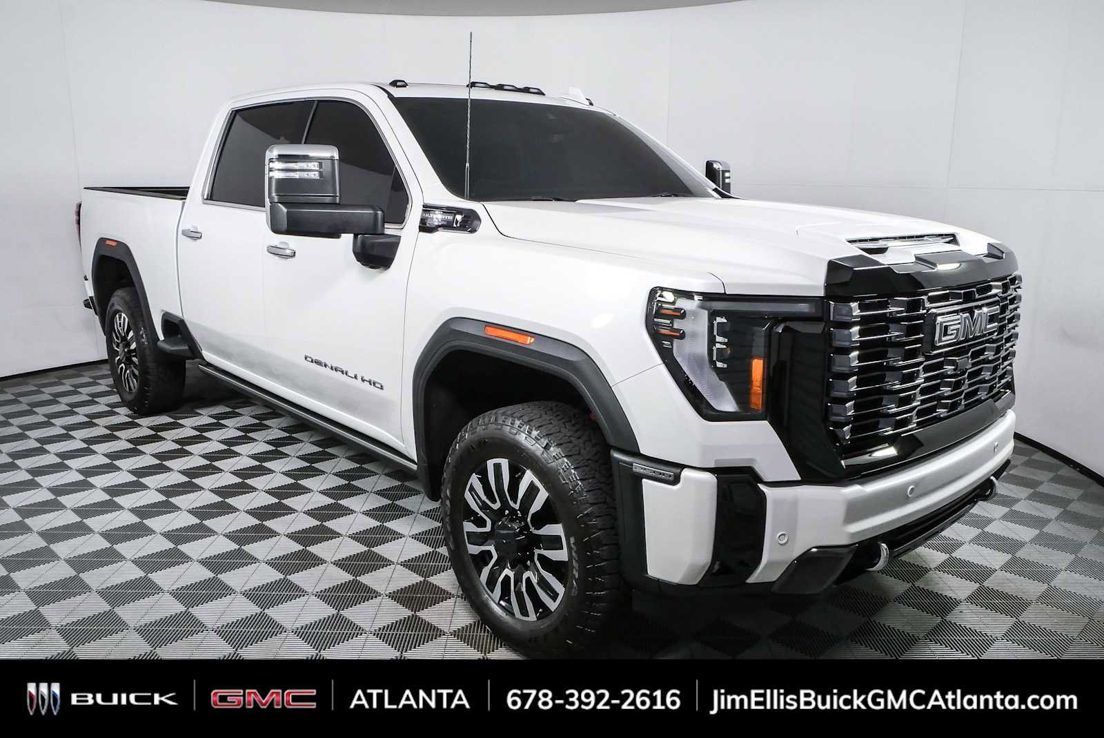Used 2025 GMC Sierra 2500 Denali Ultimate AWD/4WD image 1