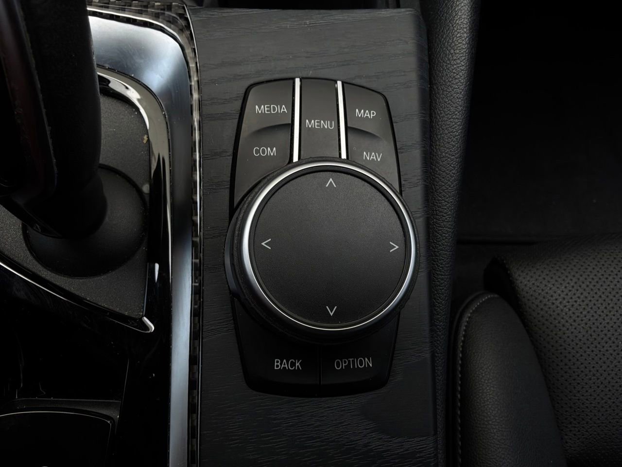 Used 2021 BMW 530i w/ Premium Package RWD image 27