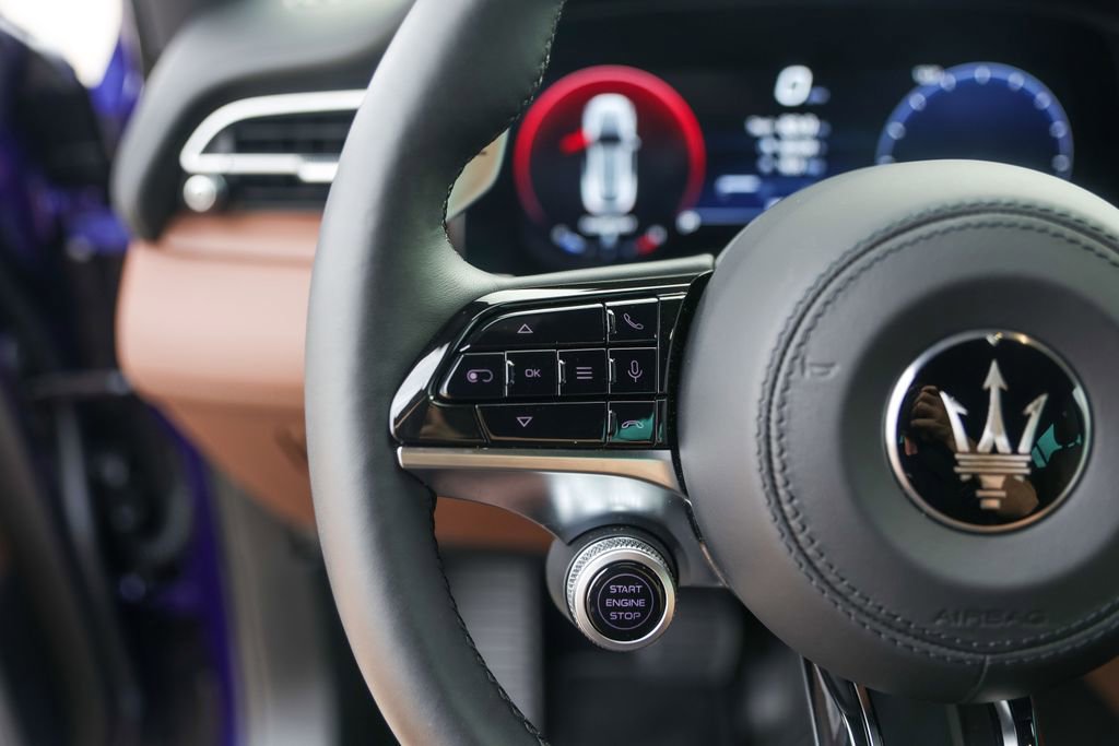 Used 2023 Maserati Grecale GT image 14