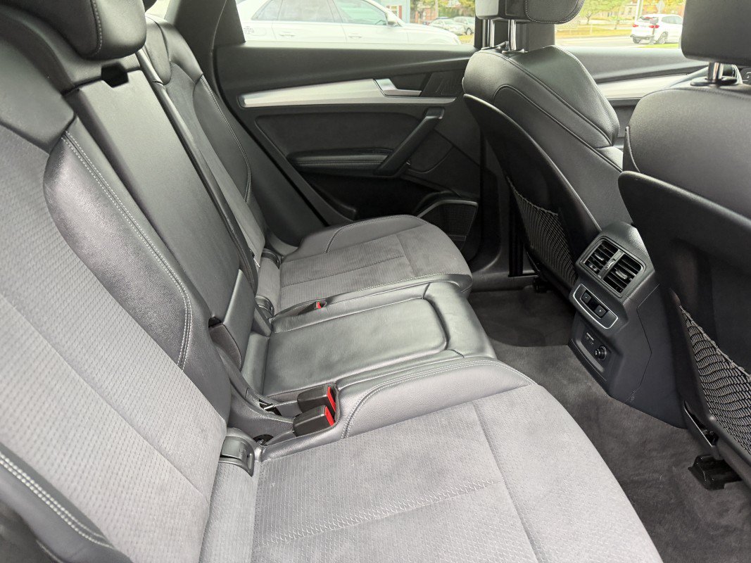 Used 2024 Audi Q5 e Premium Plus w/ Premium Plus Package AWD/4WD image 26