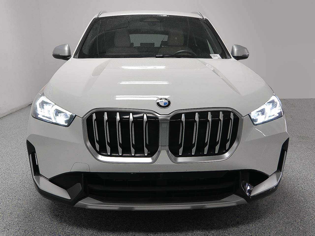 Used 2023 BMW X1 xDrive28i w/ Convenience Package AWD/4WD image 2