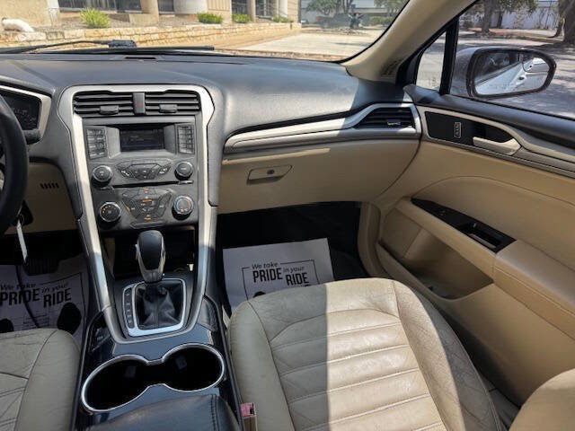 Used 2016 Ford Fusion SE image 20