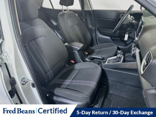 Used 2023 Hyundai Venue SEL FWD image 14