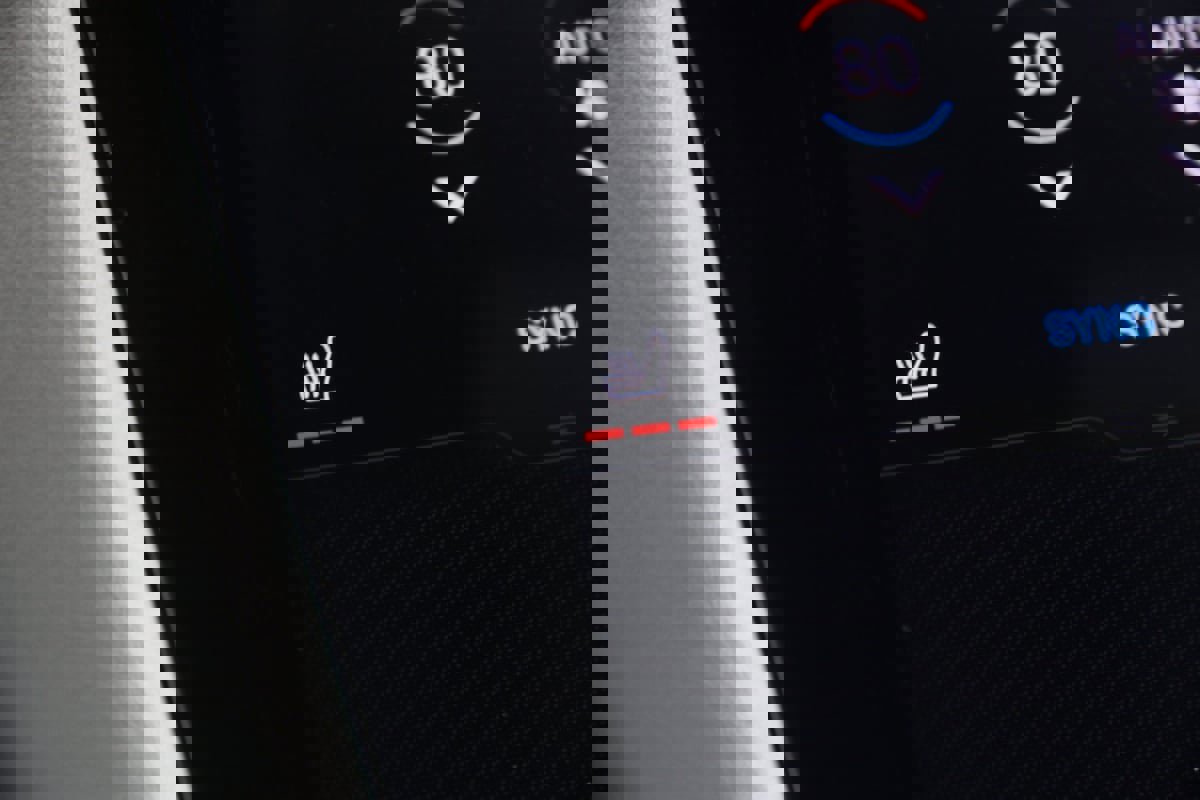 Used 2020 Porsche Taycan 4S image 8