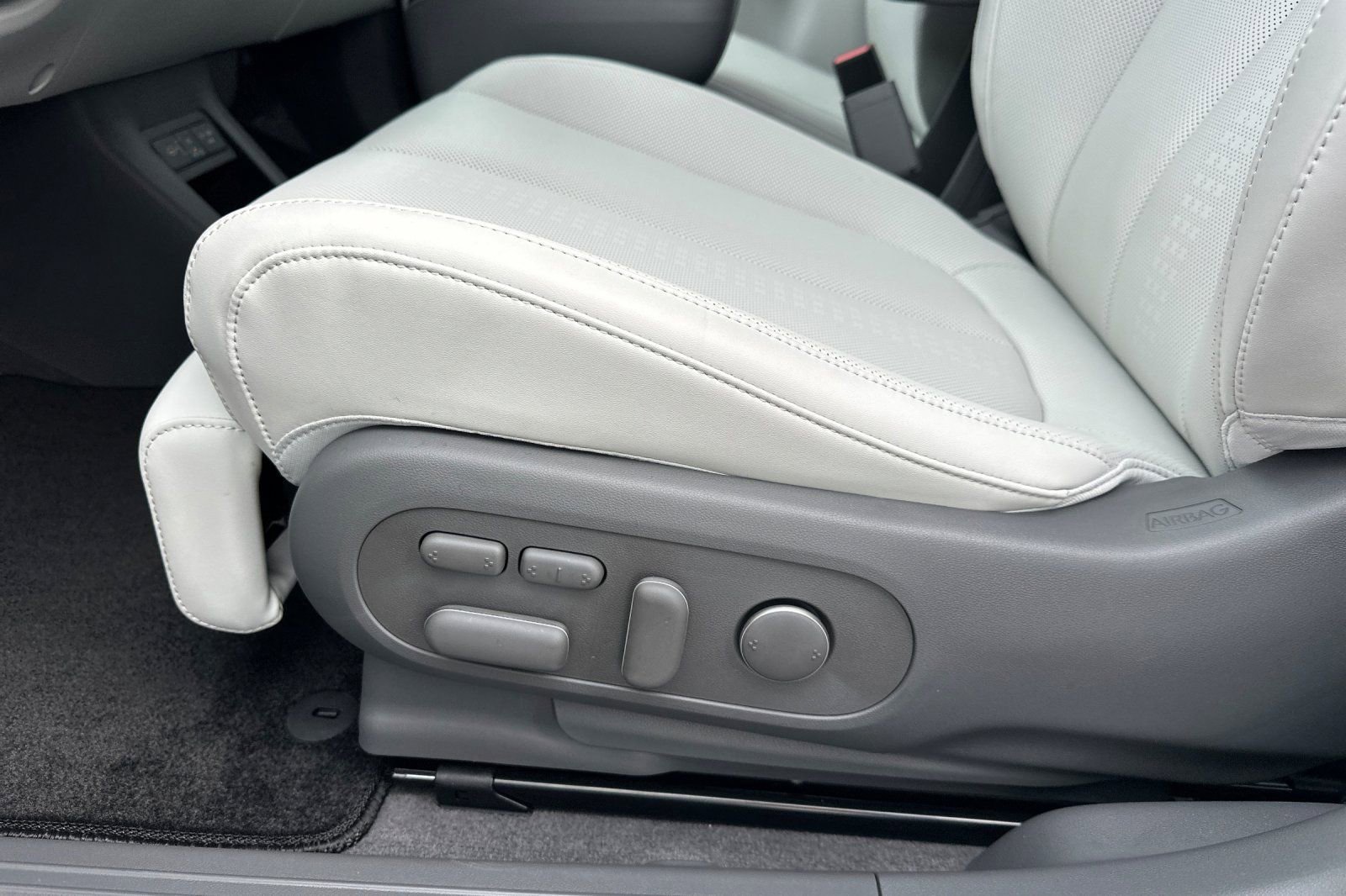 Used 2025 Hyundai Ioniq 5 Limited image 14