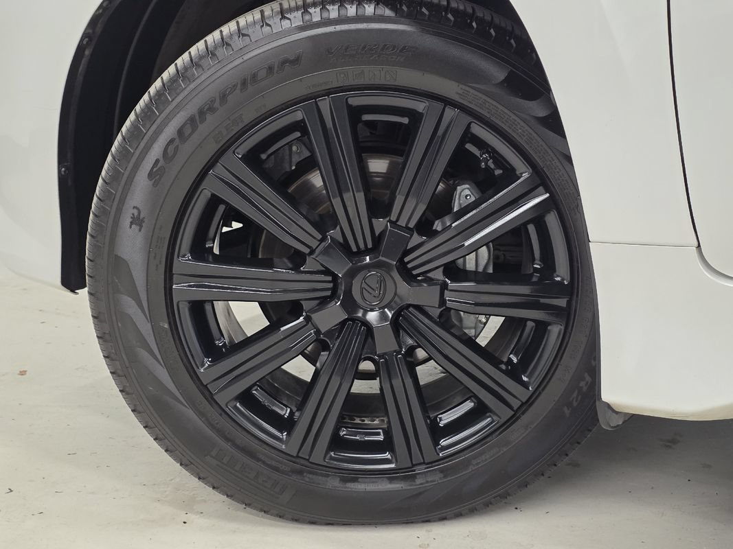 Used 2017 Lexus LX 570 4WD w/ Luxury Package image 50