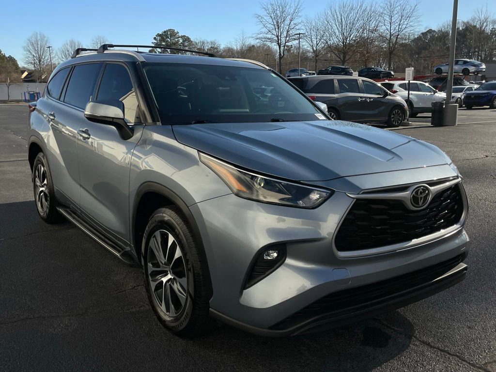 Used 2022 Toyota Highlander XLE image 8