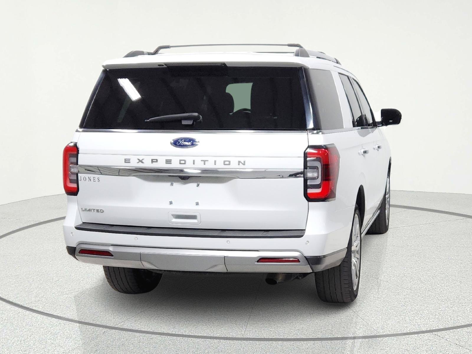 Used 2024 Ford Expedition Limited AWD/4WD image 8