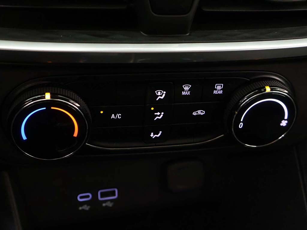 Used 2024 Buick Encore GX Preferred FWD image 43