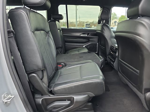 Used 2024 Jeep Wagoneer Series II w/ Flexible Seating Group image 15