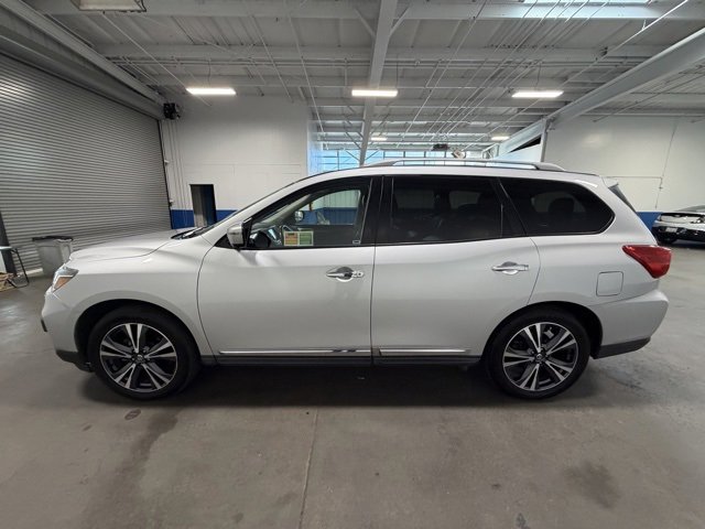 Used 2020 Nissan Pathfinder Platinum image 6