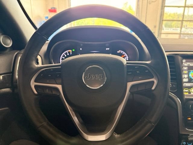 Used 2018 Jeep Grand Cherokee Altitude AWD/4WD image 12