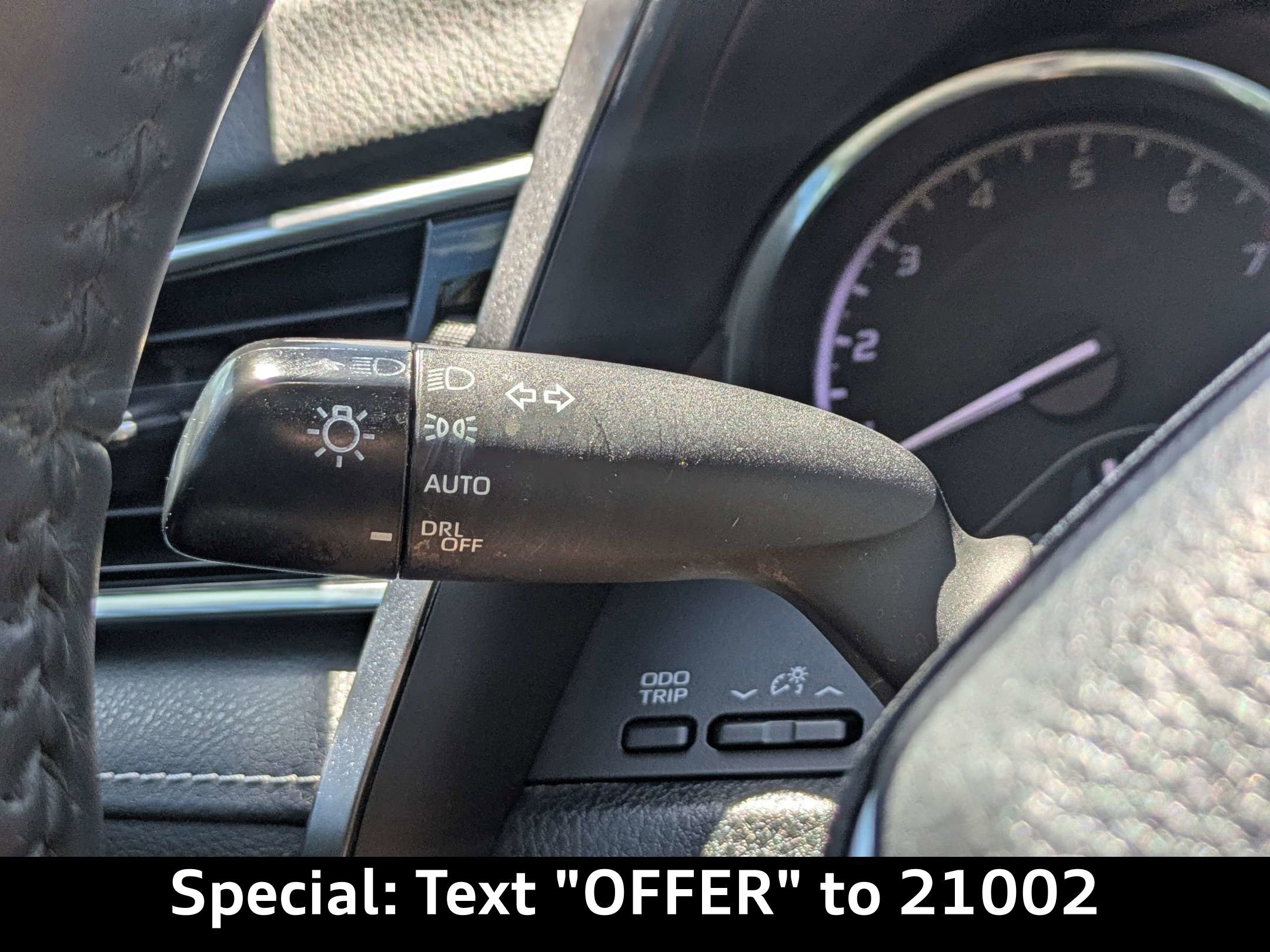 Used 2018 Toyota Camry SE FWD image 25
