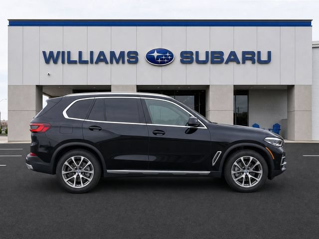 Used 2022 BMW X5 xDrive40i w/ Parking Assistance Package AWD/4WD image 8