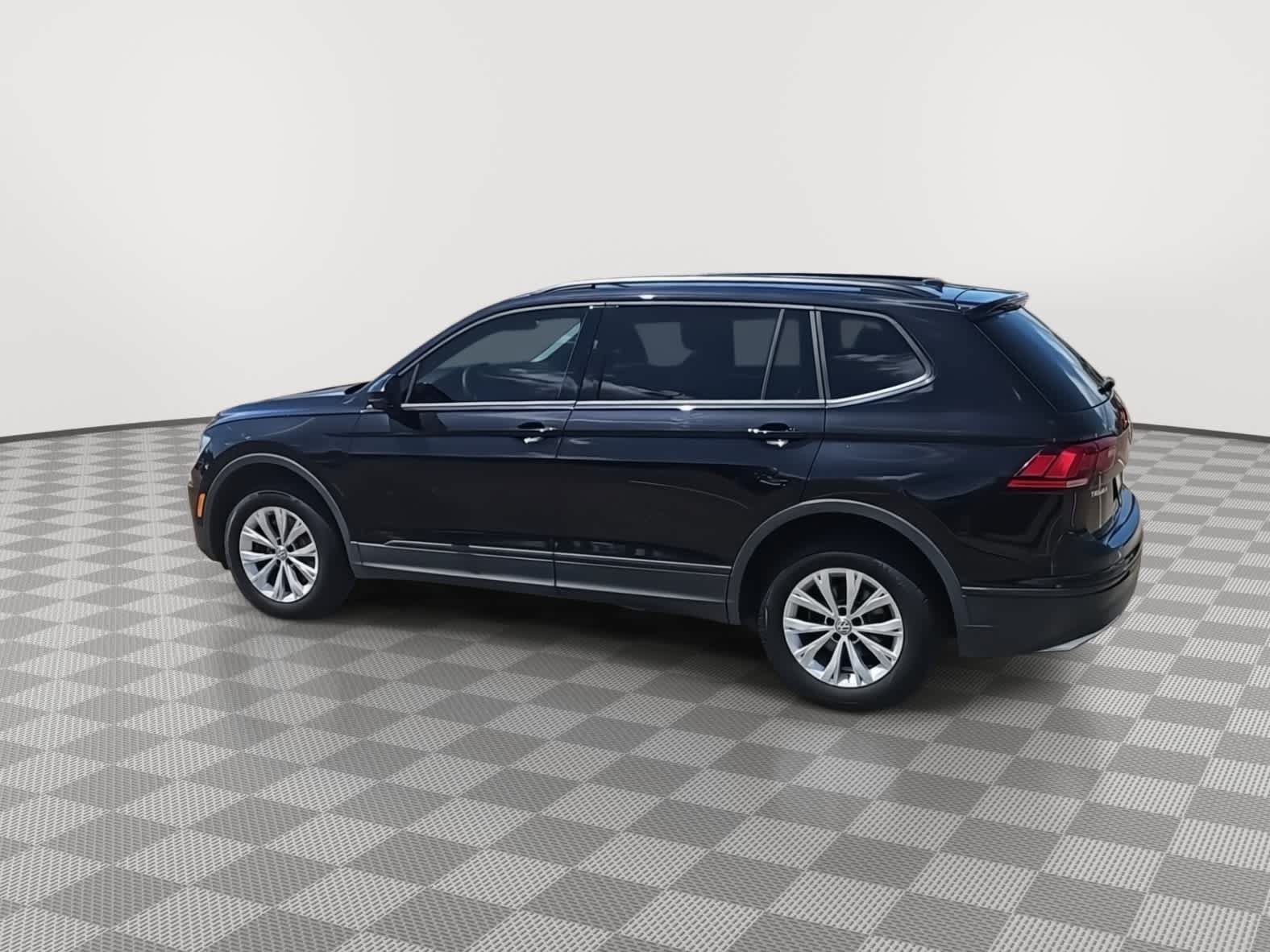 Used 2020 Volkswagen Tiguan S FWD image 6