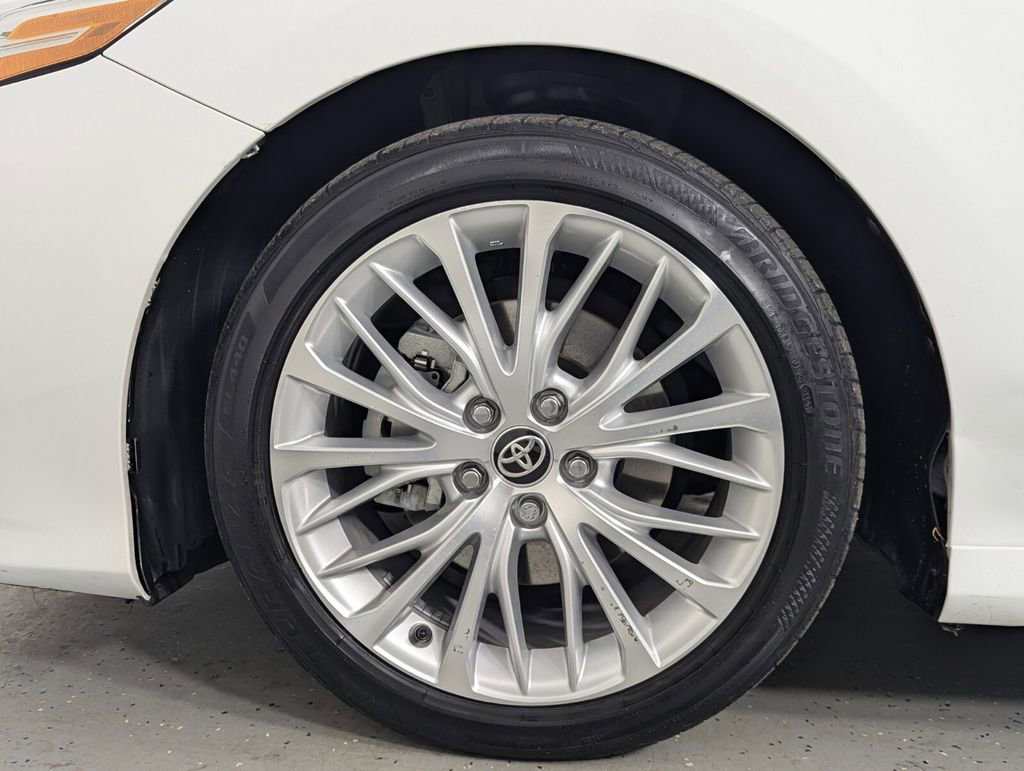 Used 2020 Toyota Camry XLE image 9