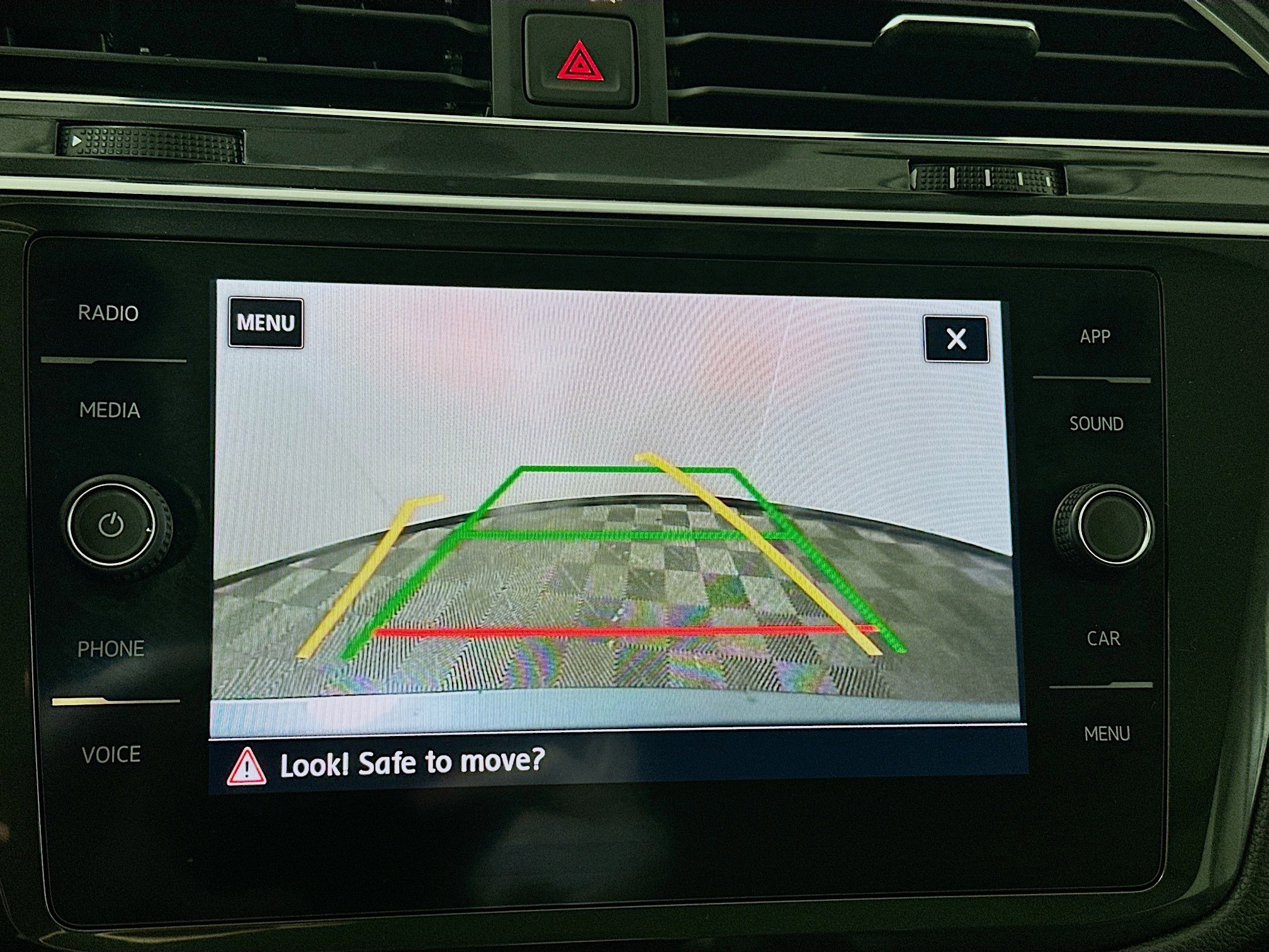 Used 2019 Volkswagen Tiguan SE AWD/4WD image 13