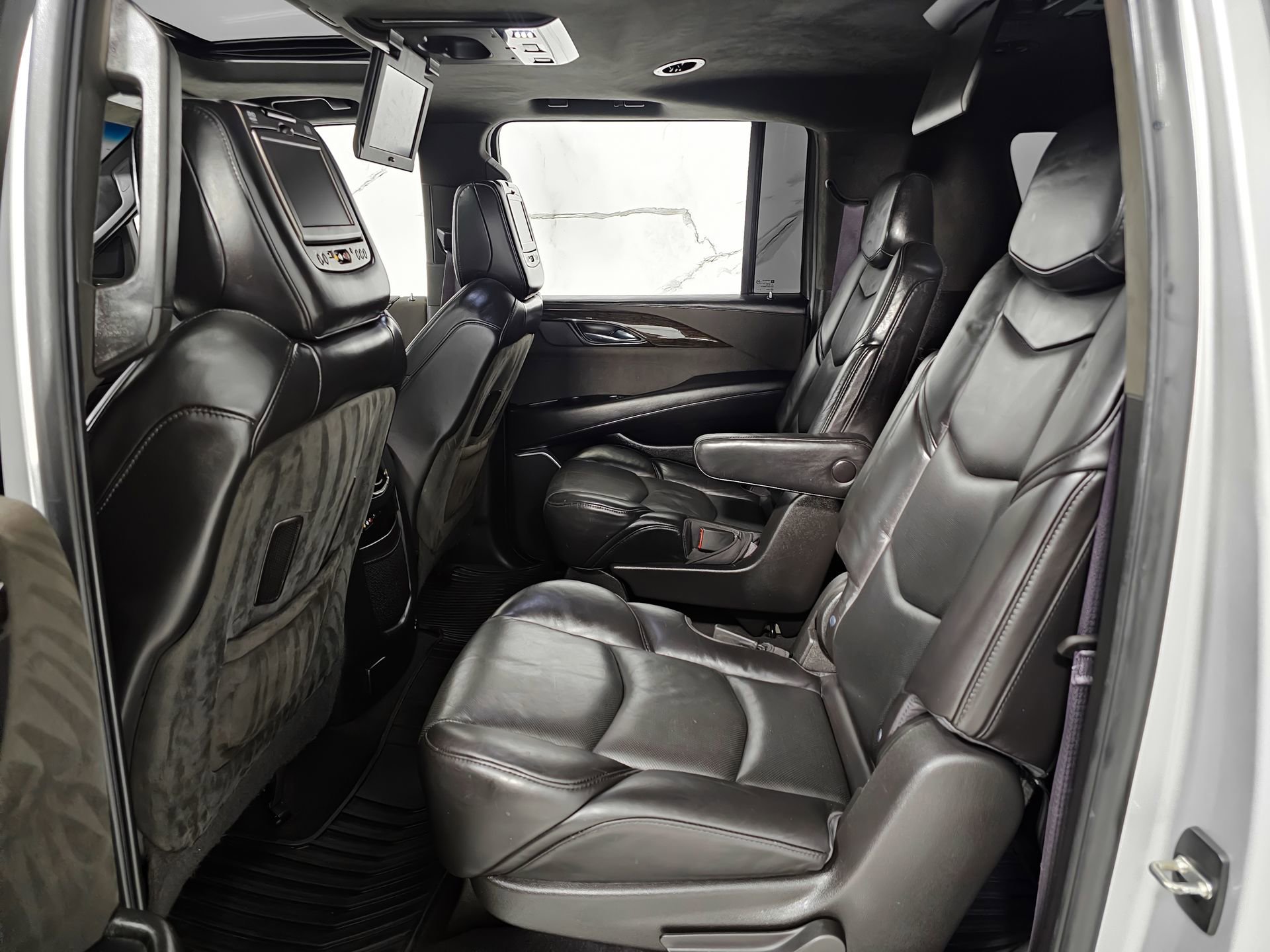 Used 2016 Cadillac Escalade ESV Platinum AWD/4WD image 4