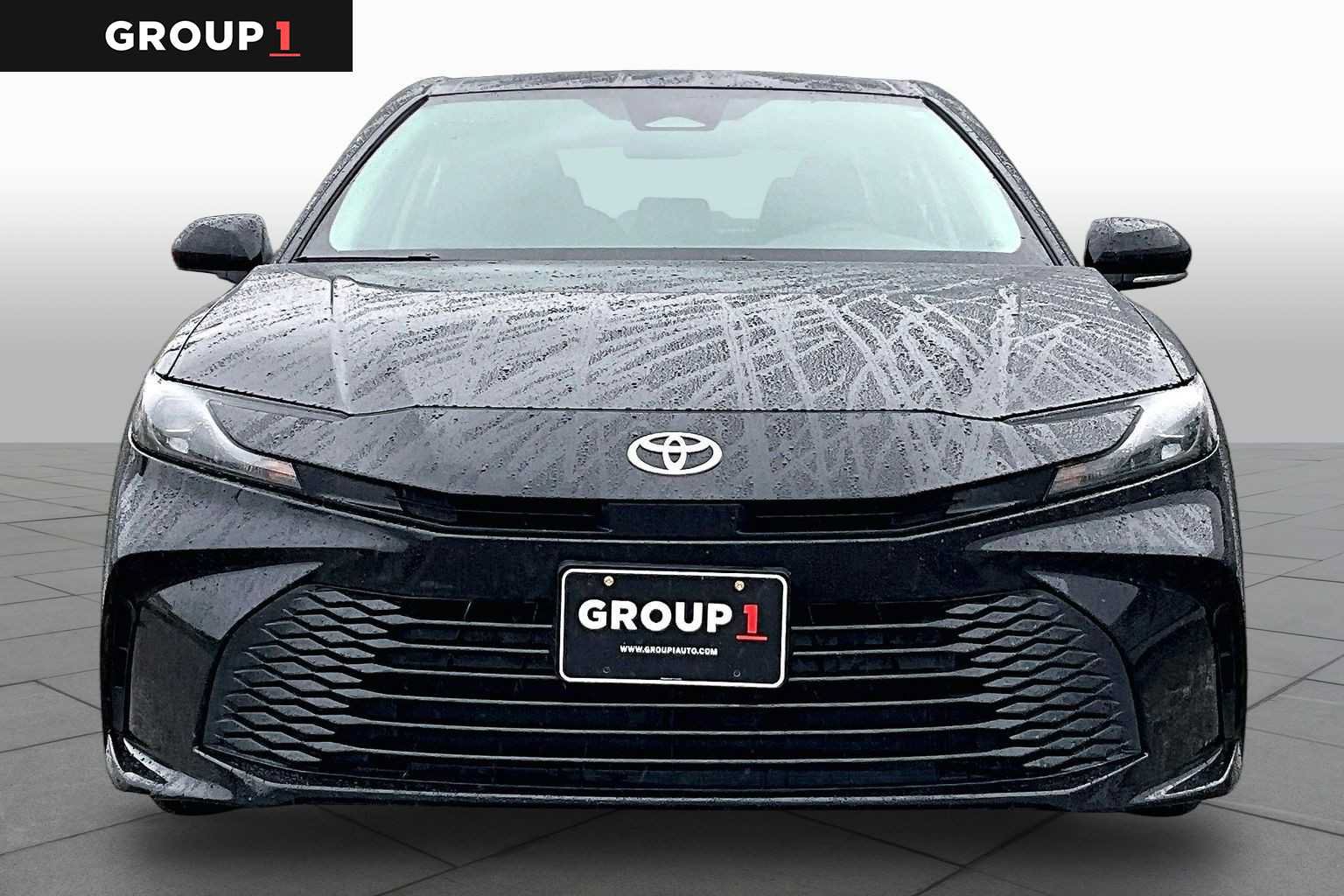 Used 2025 Toyota Camry LE FWD image 4