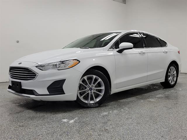 Used 2020 Ford Fusion SE image 1