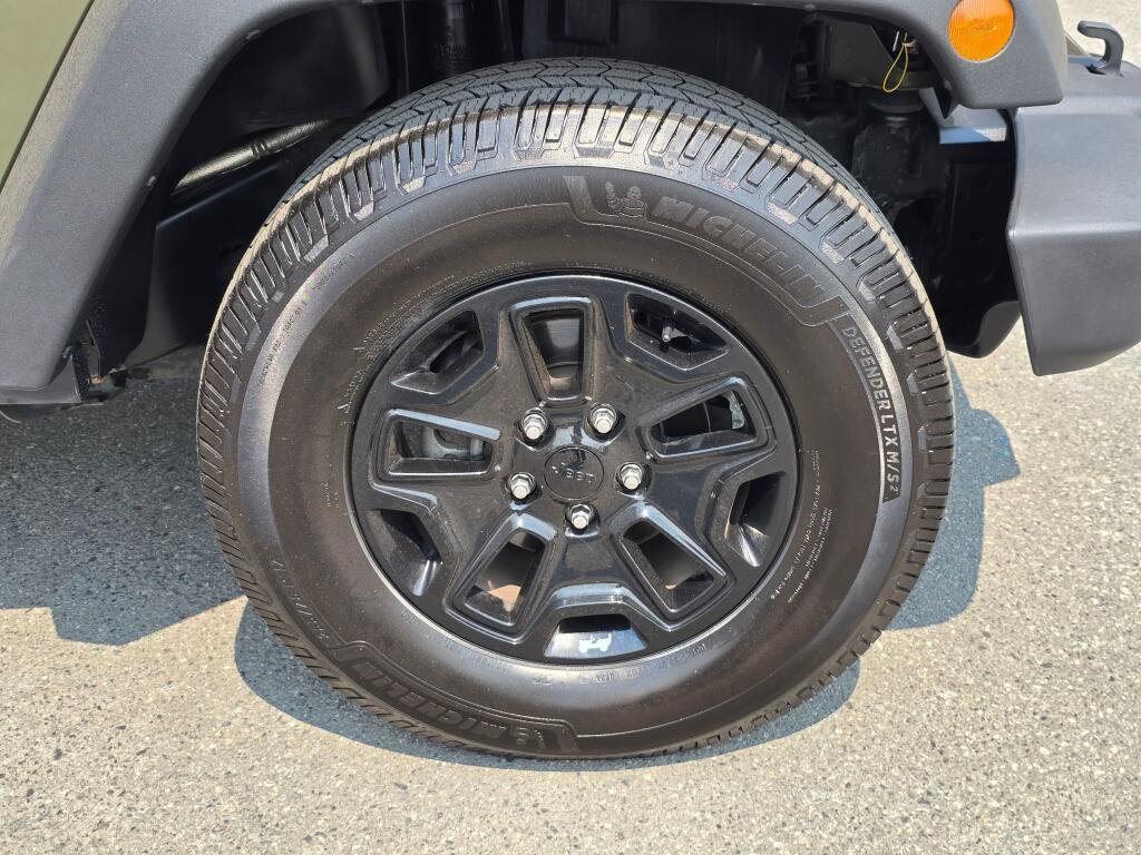 Used 2015 Jeep Wrangler Sport AWD/4WD image 9