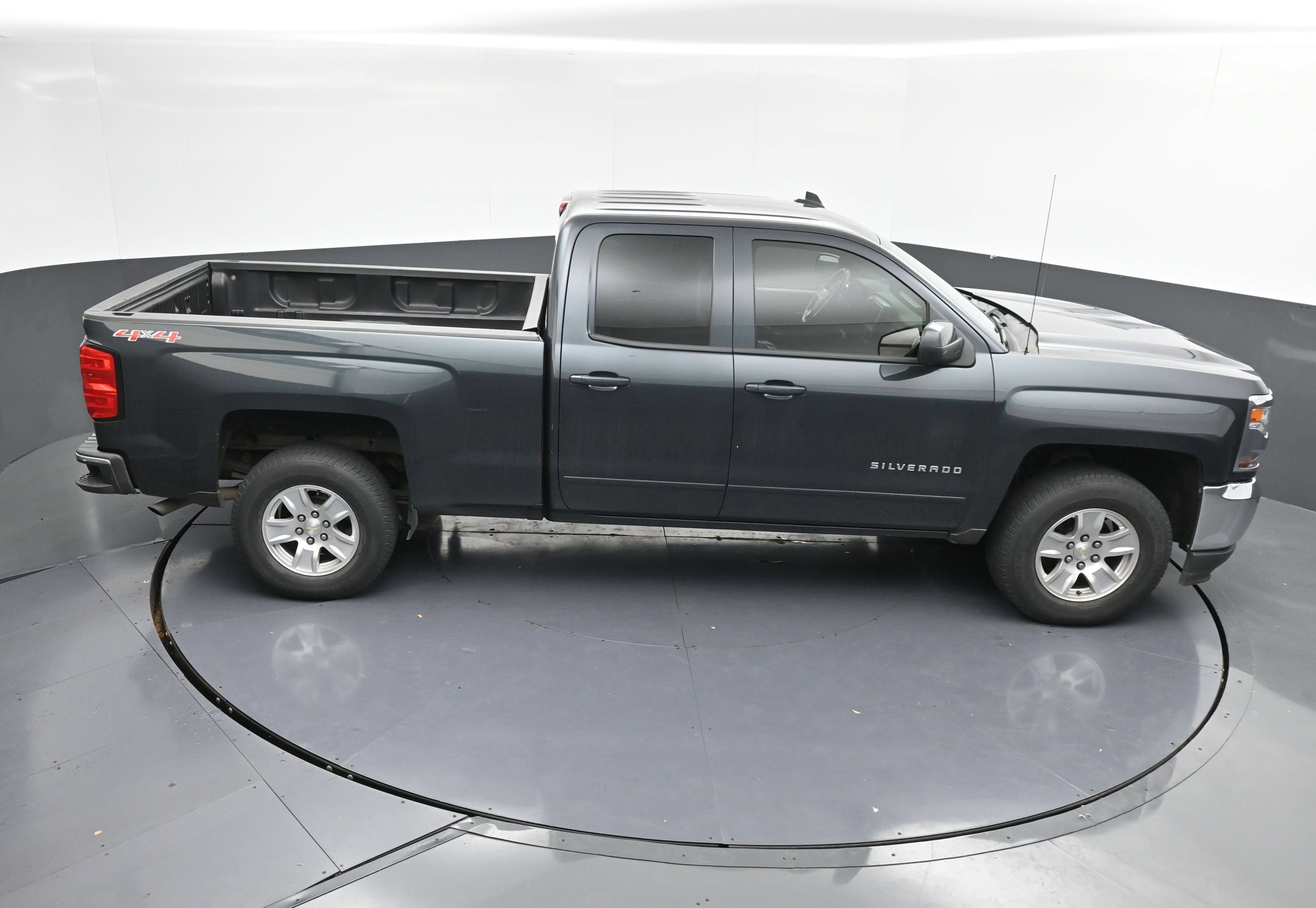 Used 2017 Chevrolet Silverado 1500 LT w/ All Star Edition AWD/4WD image 39