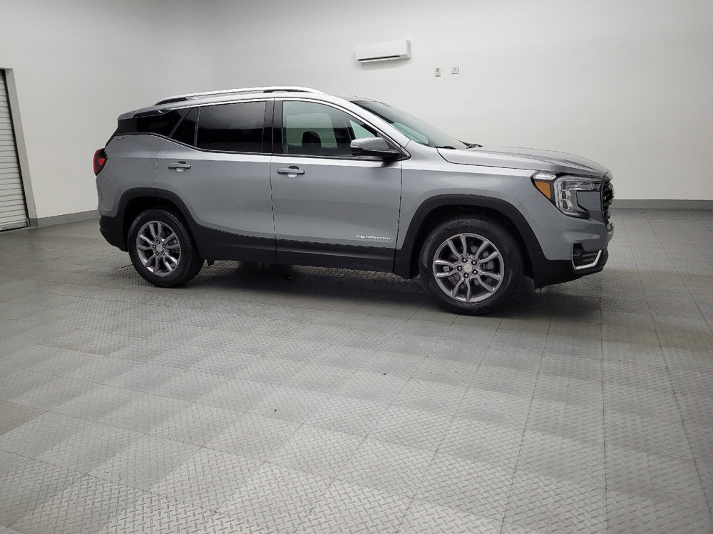Used 2023 GMC Terrain SLT image 11