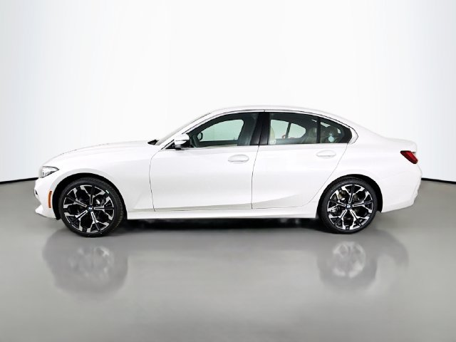 Used 2026 BMW 330i xDrive Sedan w/ Premium Package AWD/4WD image 4
