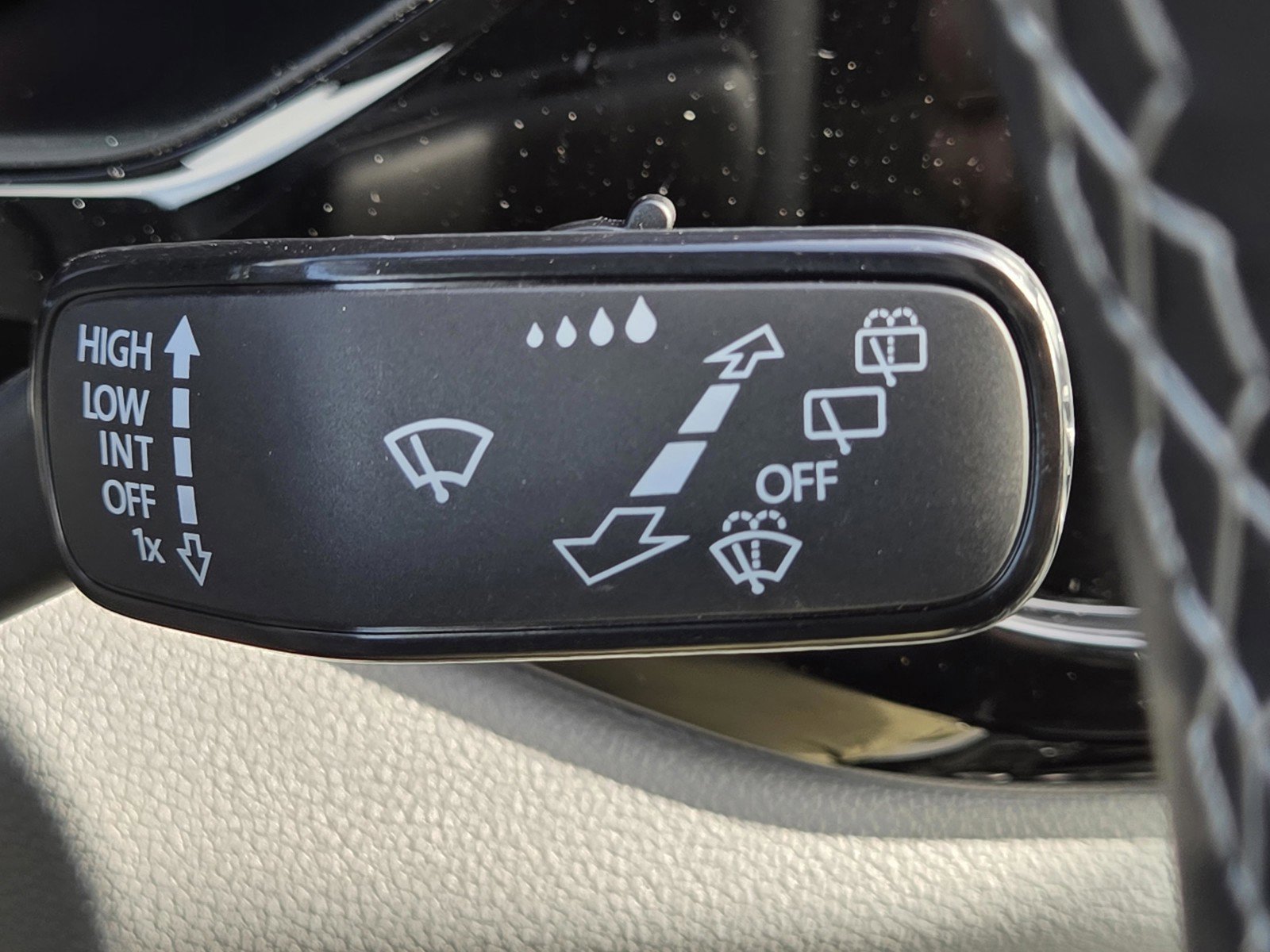 Used 2024 Volkswagen Taos S image 15