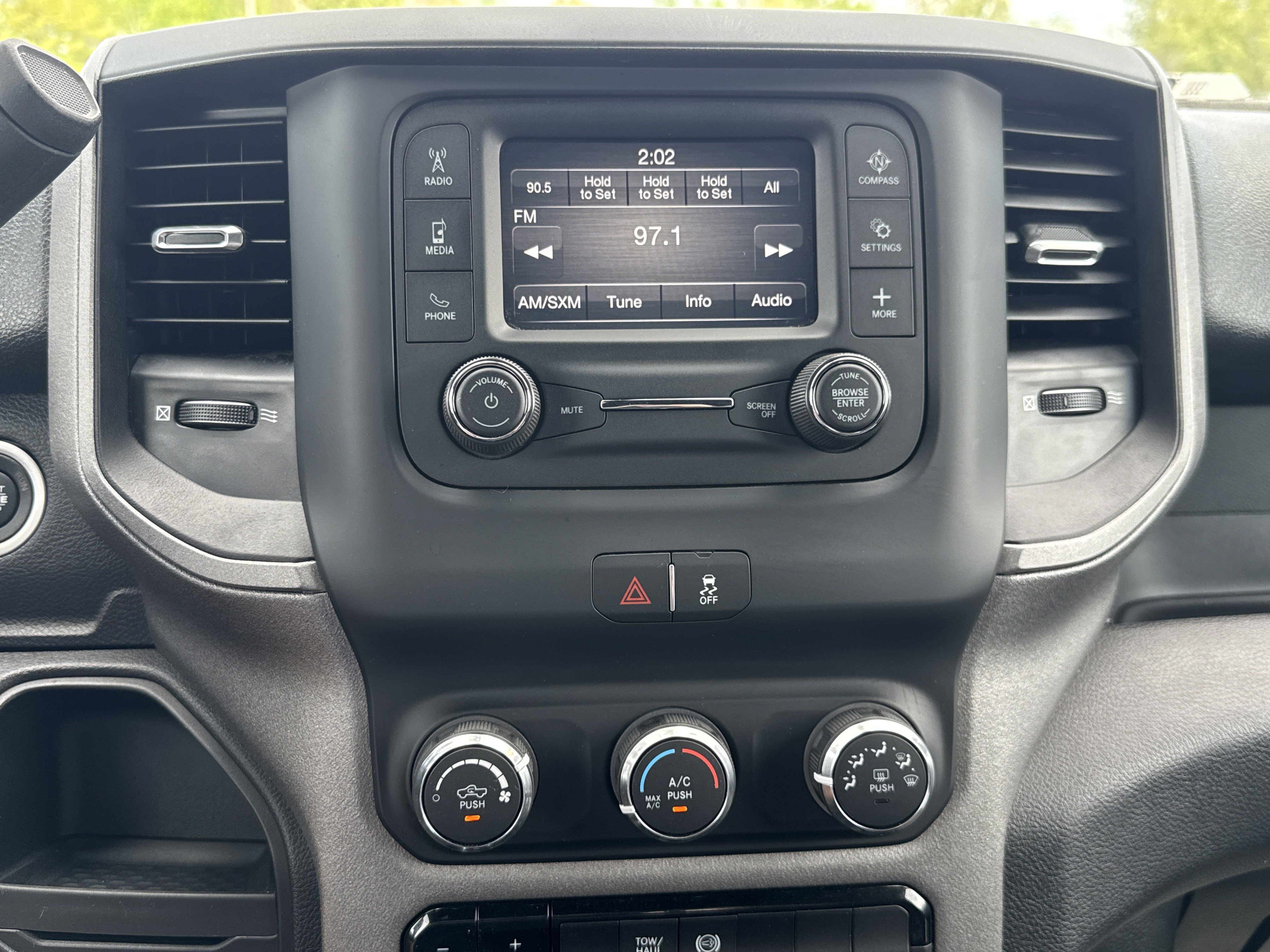 Used 2024 RAM 2500 Tradesman w/ Chrome Appearance Group image 12