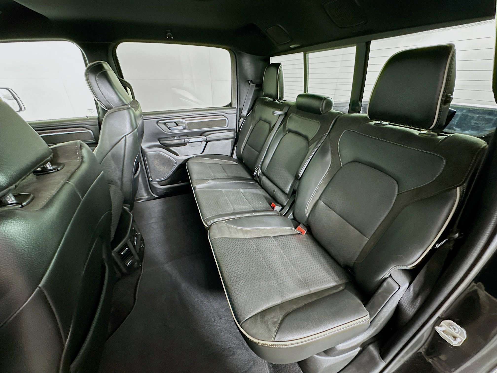 Used 2025 RAM 1500 Laramie image 28