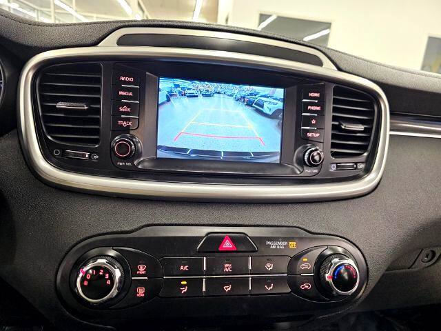 Used 2019 Kia Sorento AWD image 17