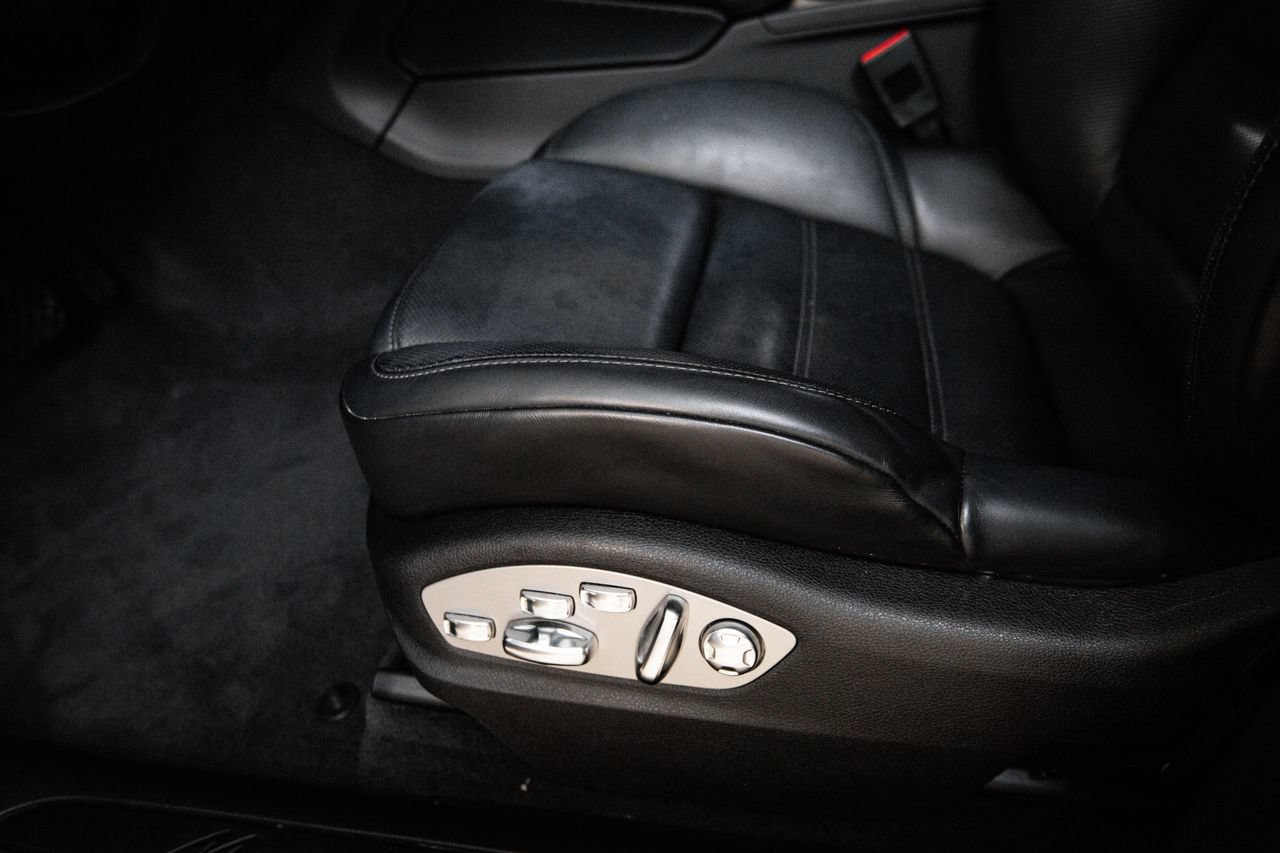 Certified 2024 Porsche Macan AWD/4WD image 14