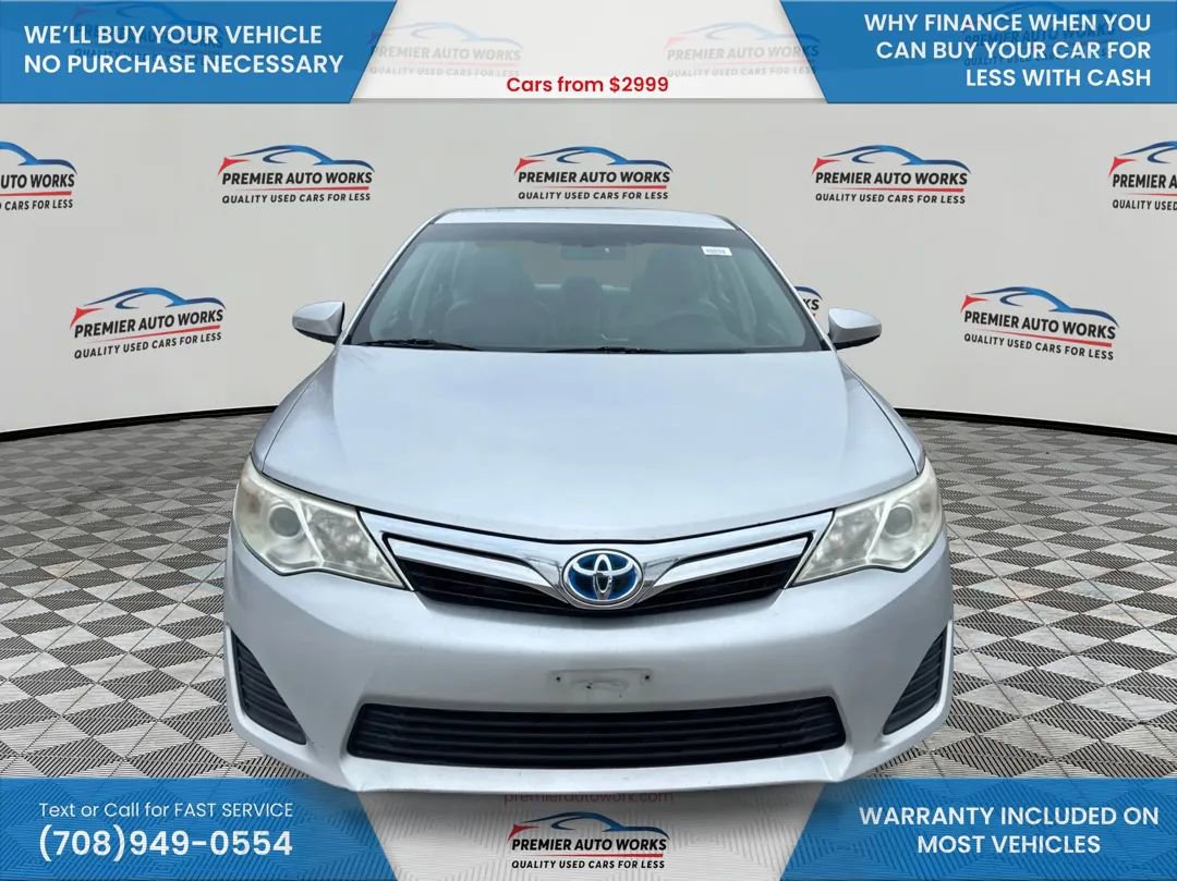 Used 2012 Toyota Camry LE image 2