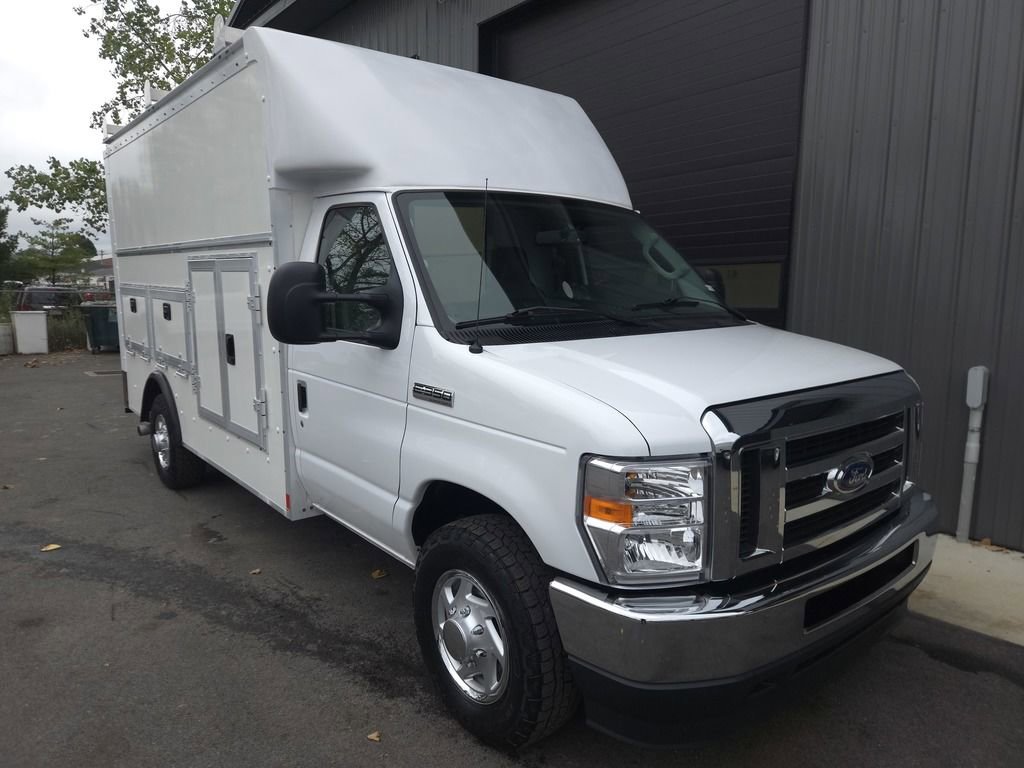Used 2022 Ford E-350 and Econoline 350 Super Duty w/ Power Windows & Locks Group RWD image 6
