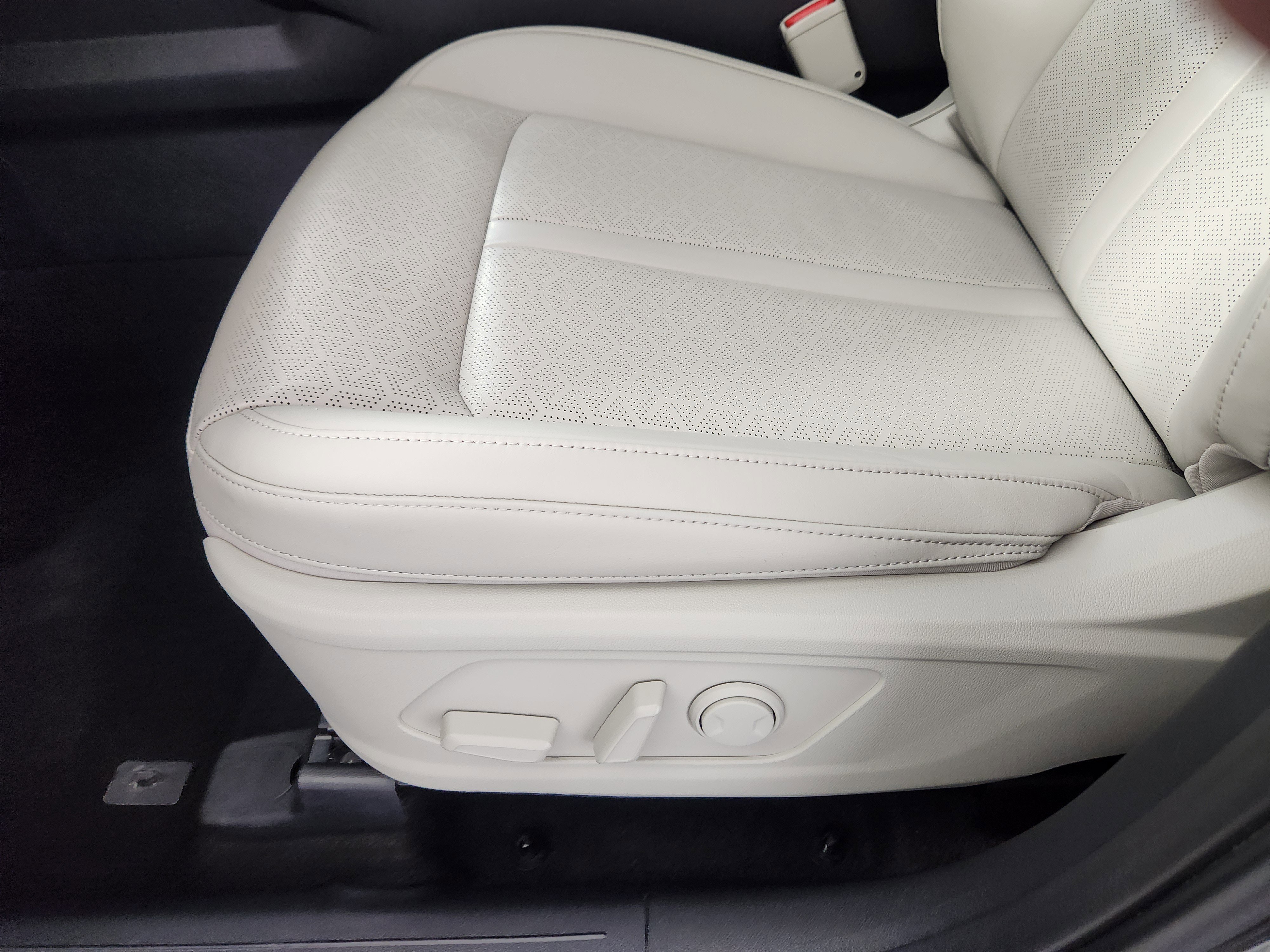 Used 2023 Kia Sorento EX image 13